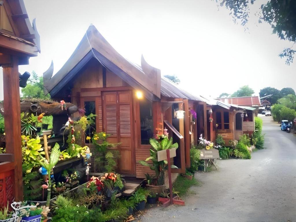Jidapa Resort Ayutthaya Bagian luar foto