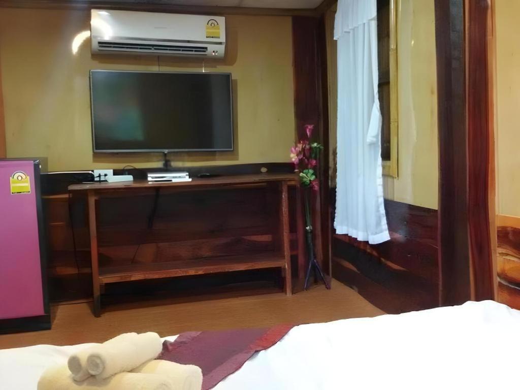 Jidapa Resort Ayutthaya Bagian luar foto