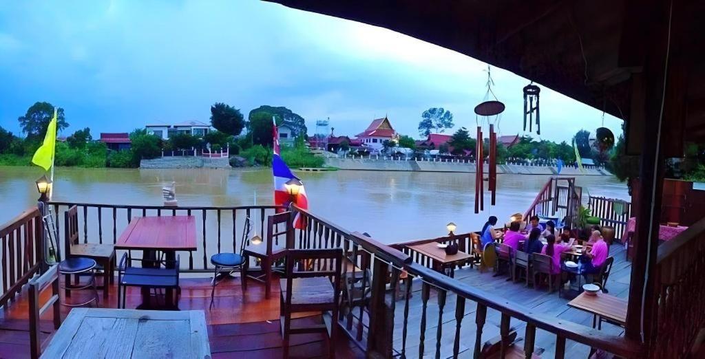 Jidapa Resort Ayutthaya Bagian luar foto